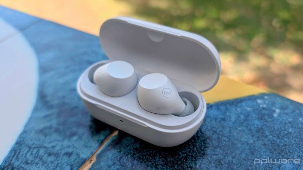 Sony WF-C710N earbuds ANC som