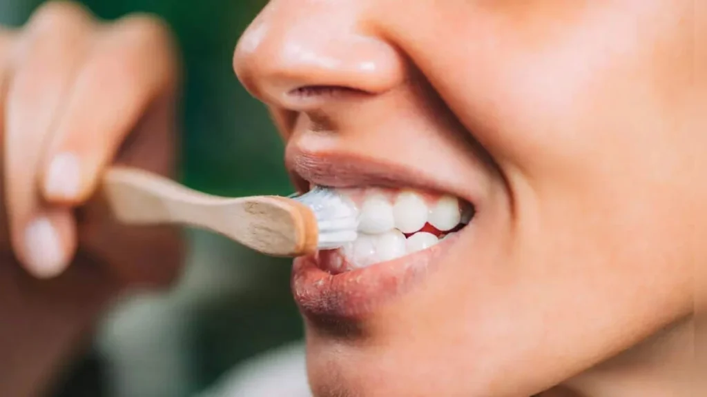 Pasta protetora dos dentes é feita de cabelo. Sim, cabelo