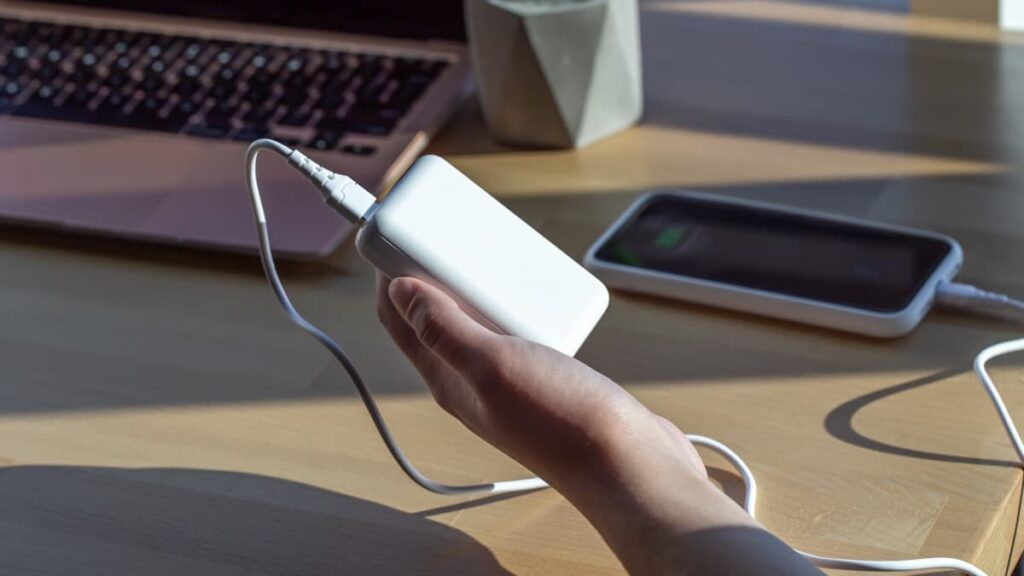 Powerbank incendiou-se num avião que passava perto da Madeira