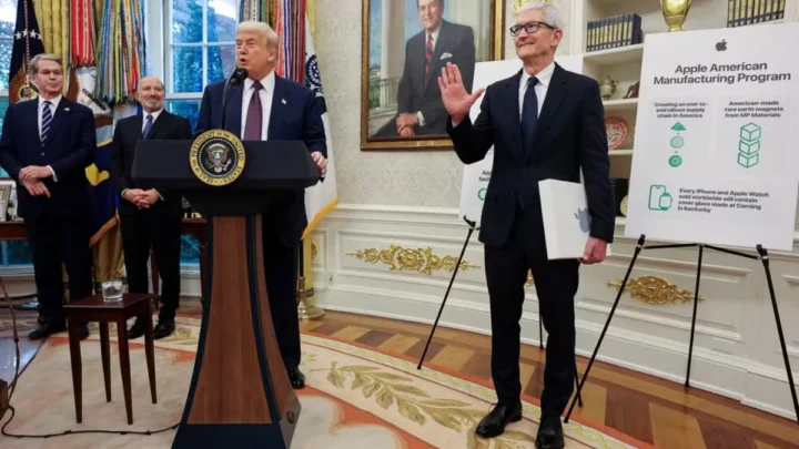 Imagem de Trump a falar da nova tarifa