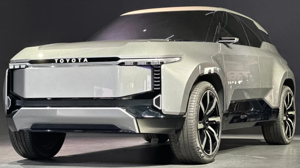 Toyota surpreende e aposta no elétrico com motor térmico para gerar energia