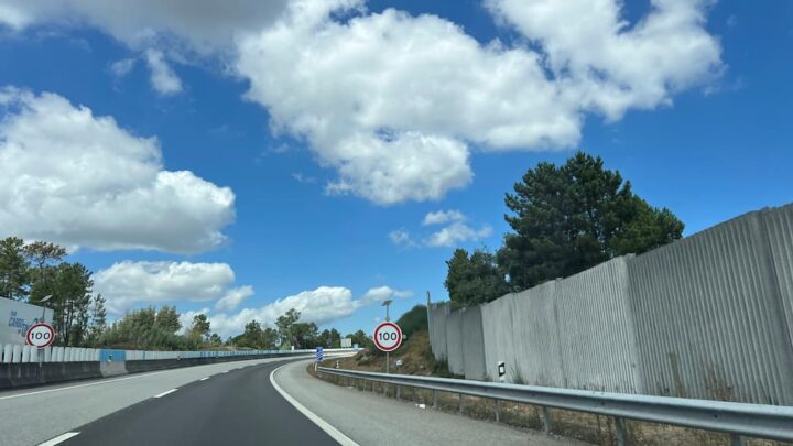 Limite de velocidade na A25 passou de 120 para 100 km/h?