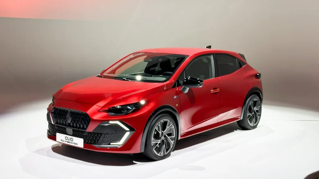 Clio está mais latino do que nunca: o modelo mais eficiente da gama híbrida da Renault
