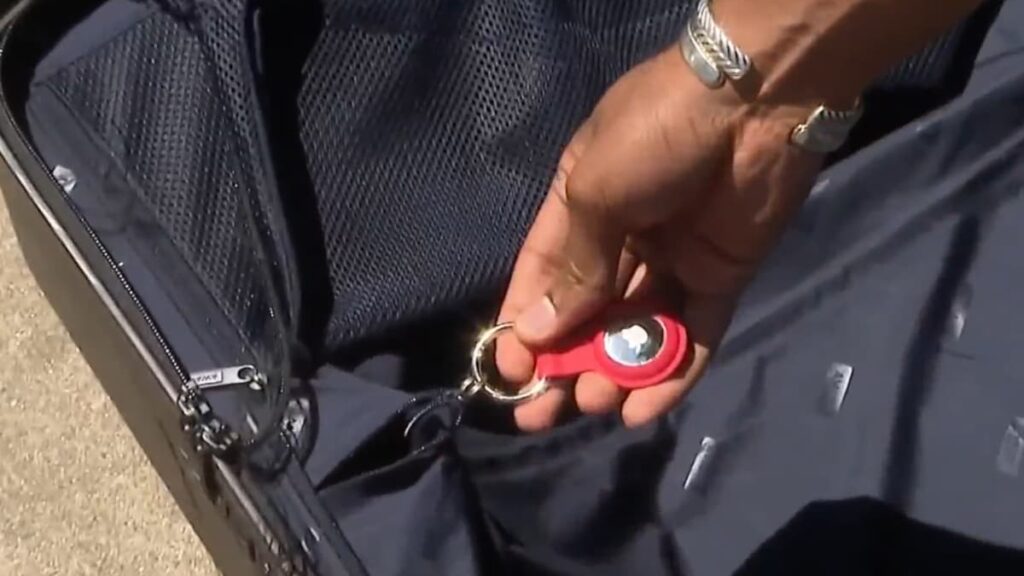 Como um AirTag ajudou um homem a recuperar a sua bagagem roubada (no próprio aeroporto)