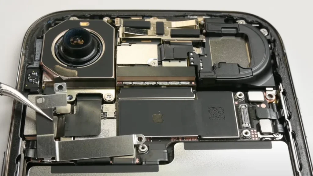 iPhone 17 ganha cérebro sem fios: eis o novo chip N1 da Apple