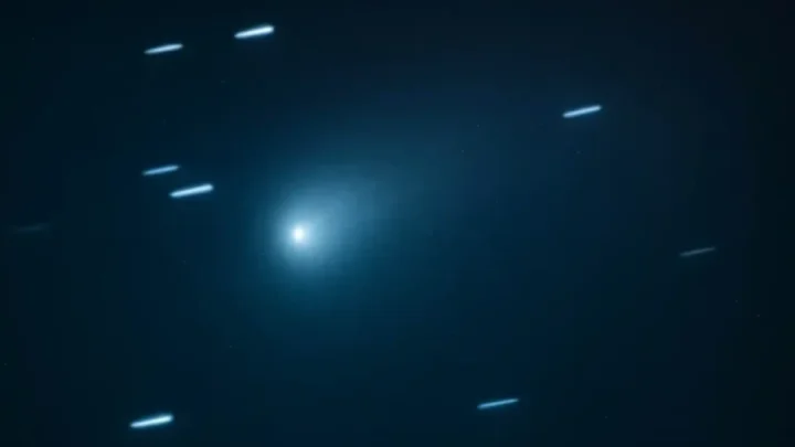 IImagem do cometa 3I/ATLAS