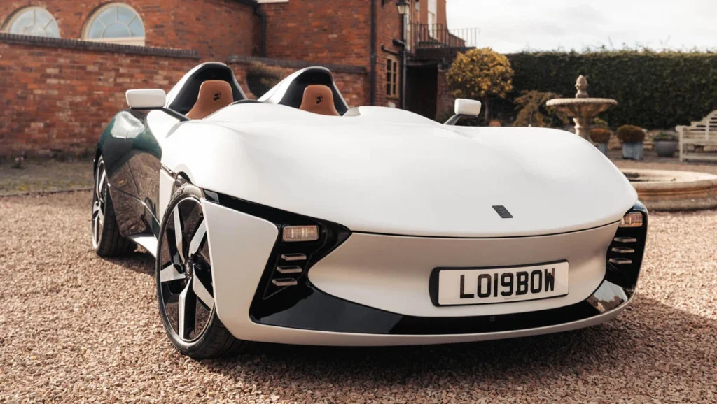 Ex-engenheiros da Tesla “roubaram a cena” a Elon Musk. Criaram um roadster elétrico