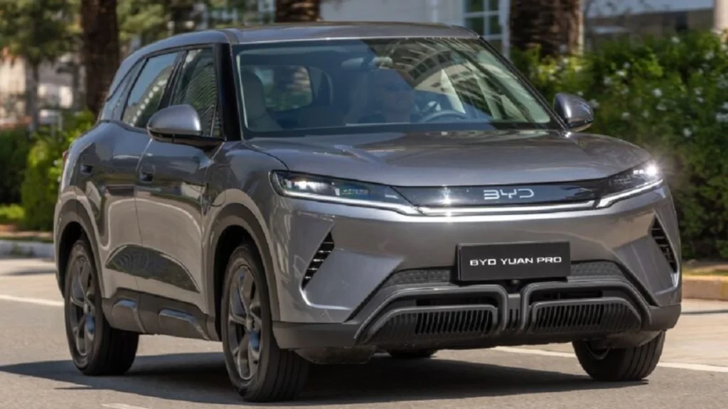 BYD recolhe 115.000 carros na China por defeitos de design e segurança