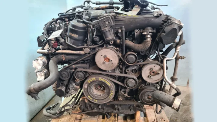 Imagem de um motor térmico de um automóvel sistema Porsch