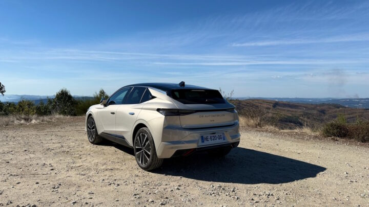 Nº4 E-TENSE 100% elétrico da DS