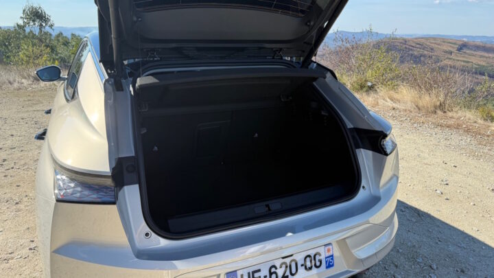 Nº4 E-TENSE 100% elétrico da DS