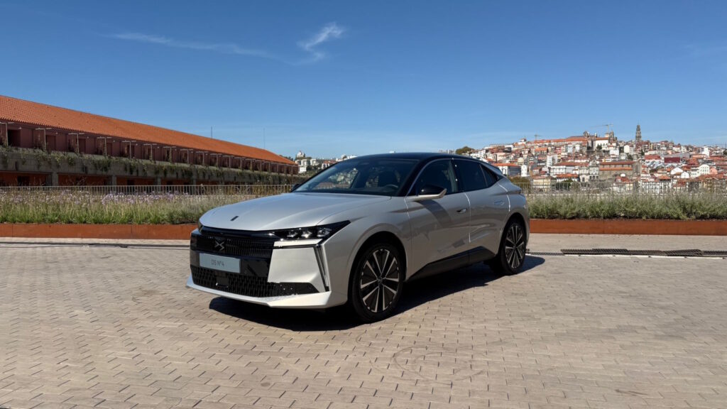 DS Nº4: condução serena num modelo indiscutivelmente francês