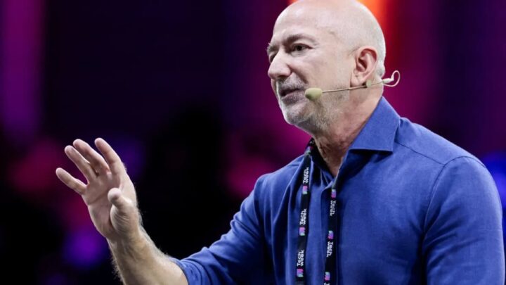 Jeff Bezos, na Italian Tech Week, em Turim