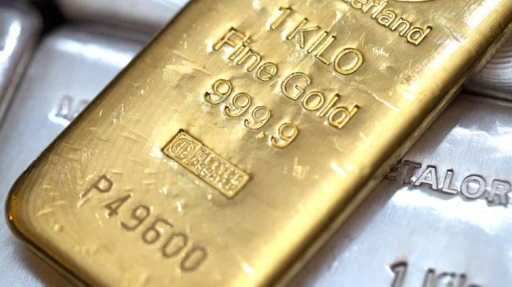 Ouro dispara para níveis históricos e atinge recorde