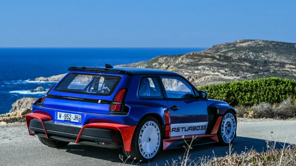 Renault 5 Turbo 3E deslumbra no histórico Tour de Corse