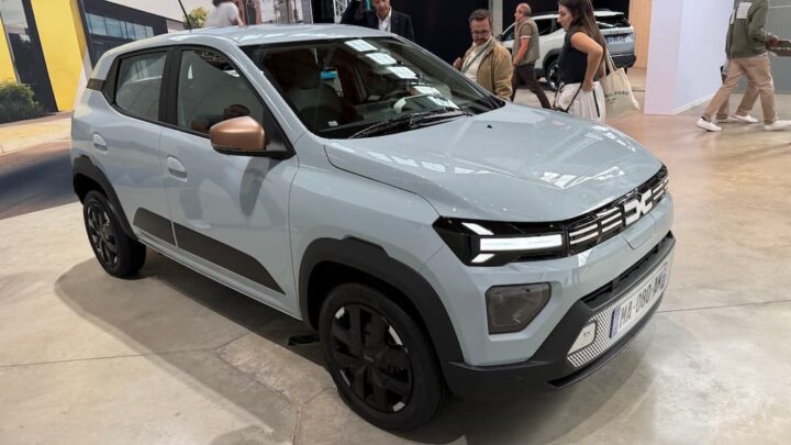 Dacia Spring mantém-se barato, mas ganha mais potência