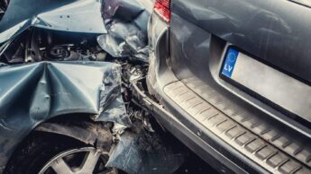 Colisão entre dois carros