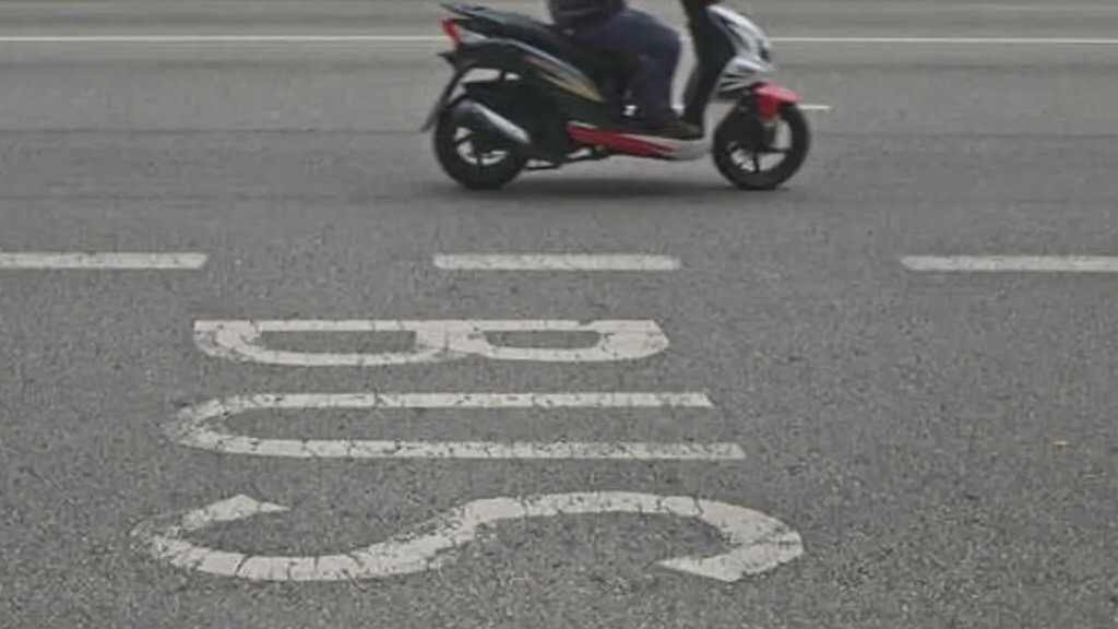 Lei permite que os motociclos circulem em faixas BUS?