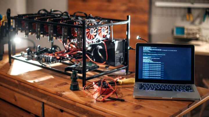 Mineração de Bitcoin (criptomoeda) em casa