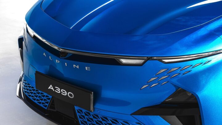 Alpine A390