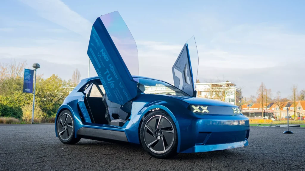 Um carro elétrico que se desmonta, repara e volta à estrada sem ir ao concessionário