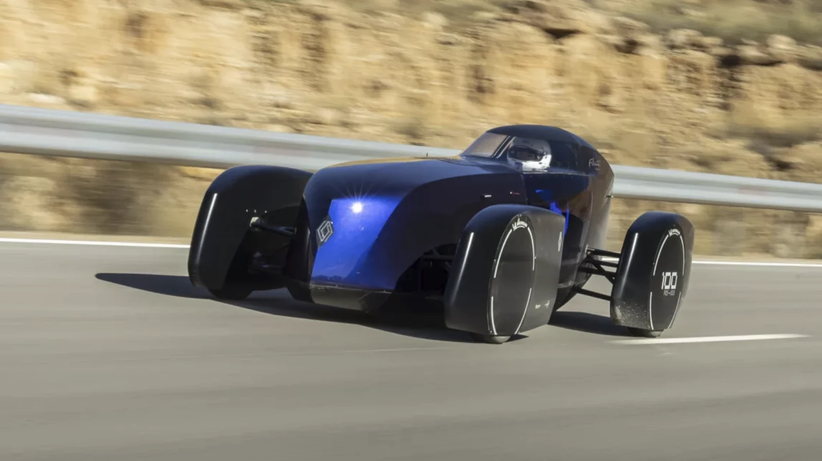 Renault percorre 1.008 km a velocidade de autoestrada com uma bateria de 87 kWh