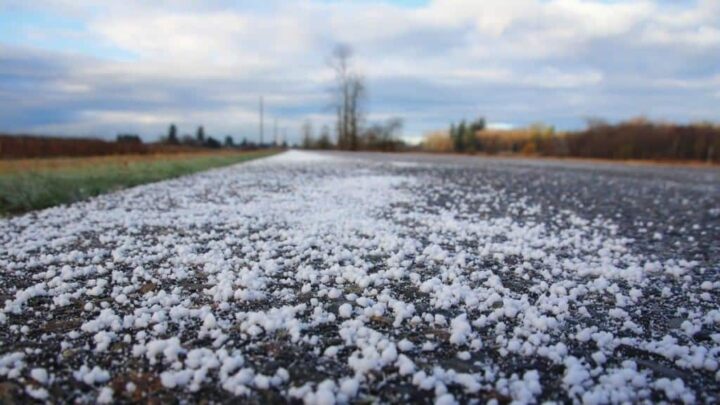 Sal na estrada para degelo 
