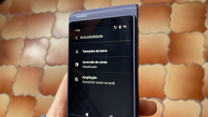 Acessibilidade no tradutor automático Vasco Translator Q1