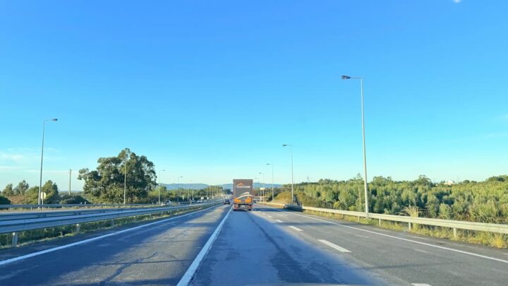 Autoestradas: e se uma pedra provocar danos na sua viatura?