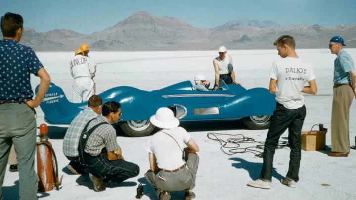 Étoile Filante, o lendário protótipo que bateu vários recordes mundiais de velocidade no Bonneville Salt Lake Flats, em 1956.