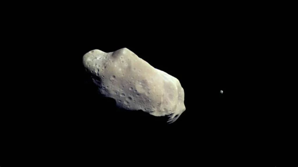 Asteroide potencialmente perigoso vai passar “perto” da Terra na segunda-feira