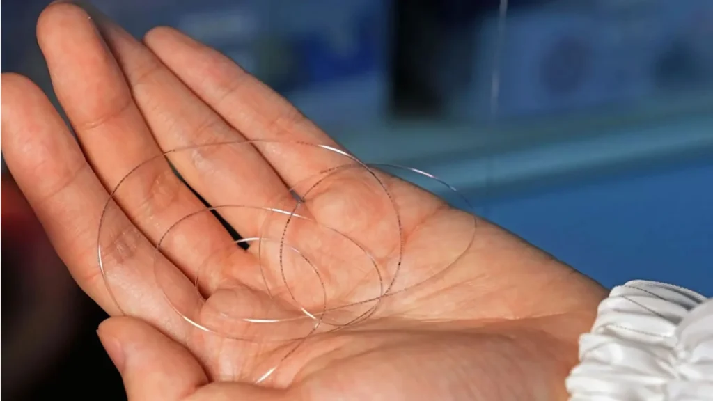 China cria chip em fibra ultrafina que resiste a um camião de 15,6 toneladas