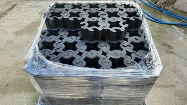 Imagem de blocos estruturais de plástico 100% reciclado