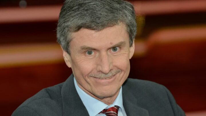 O especialista em automóveis, Ferdinand Dudenhöffer, que lidera o Centro de Investigação Automóvel, em Bochum, na Alemanha. 