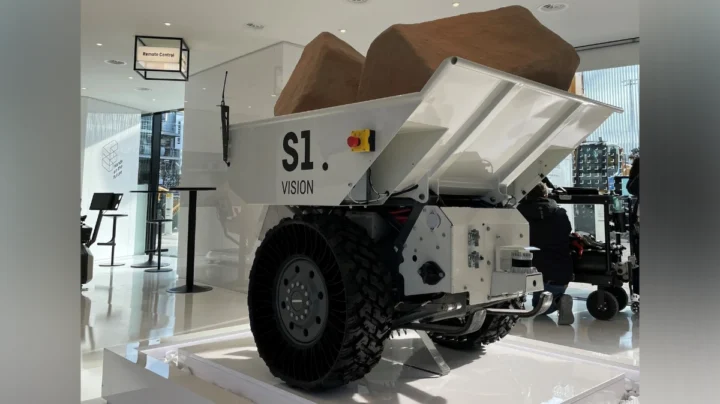 Imagem veículo elétrico da Liebherr