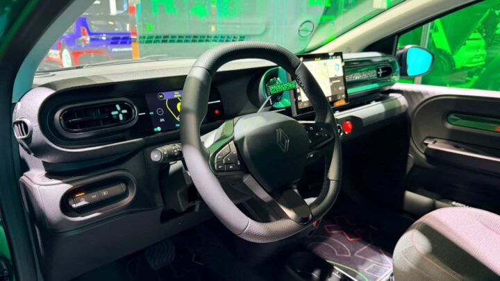 Renault Twingo em exposição no European Motor Show de Bruxelas 2026