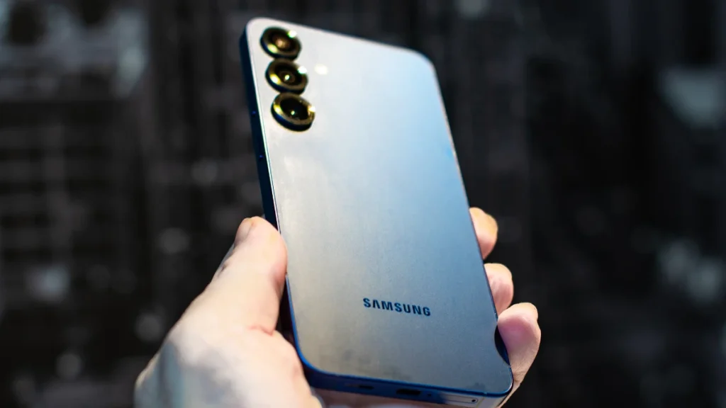 Samsung admite responsabilidade em caso de explosão de um Galaxy S25 Plus