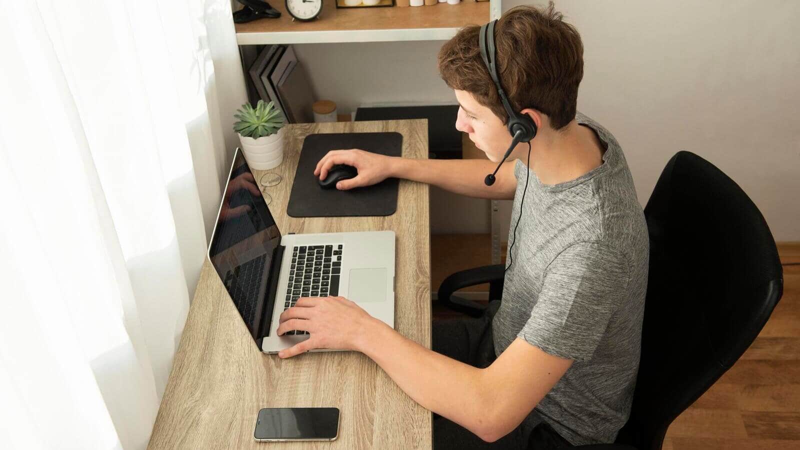 UE quer teletrabalho obrigatório e edifícios públicos encerrados “sempre que possível”