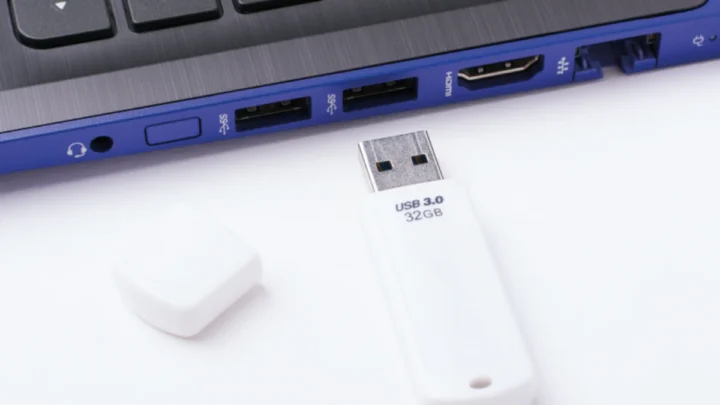 Imagem portas USB SS+