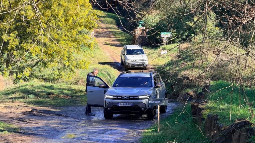 Novo Dacia Duster 4×4 junta híbrido e GPL e oferece autonomia de 1.500 km
