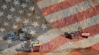 Bandeira dos EUA por cima de uma mina de terras raras, com transparência