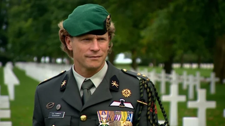 Imagem do secretário de Estado da Defesa cessante, Gijs Tuinman que afirmou ser possível libertar um F-35 através de Jailbreak