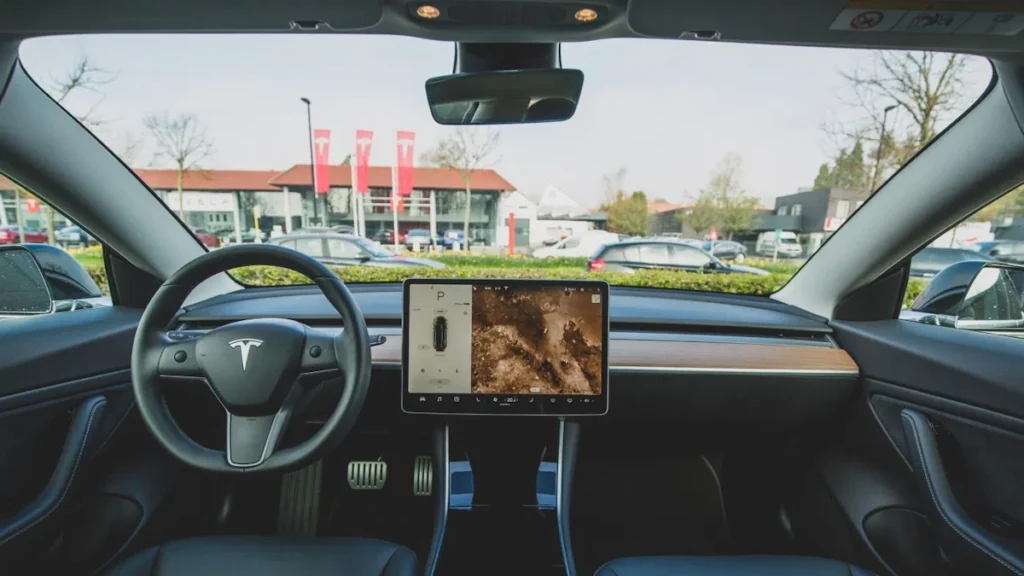 Tesla CarPlay Apple iOS 26