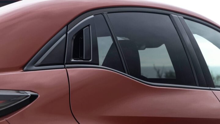 Toyota-C-HR+