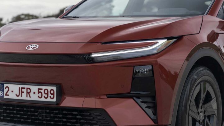 Toyota C−HR+