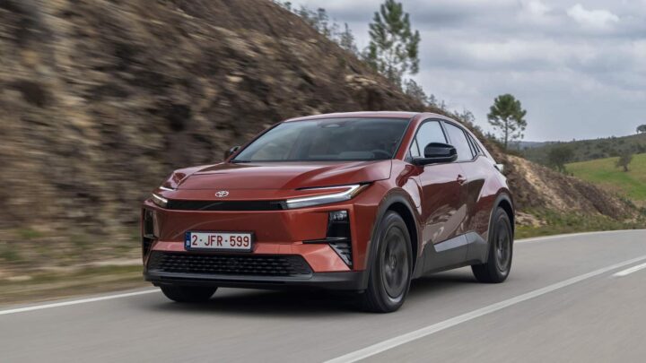 Toyota-C-HR+