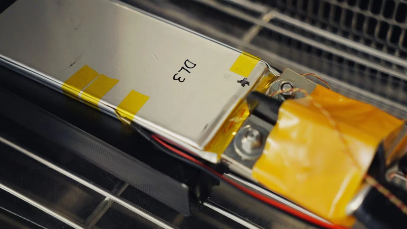 Startup europeia acusada de “fraude” apresenta provas: bateria pode carregar em apenas 5 min