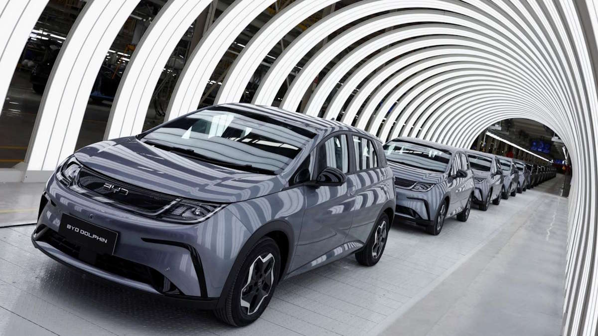 BYD passa a Tesla na Europa pelo segundo mês e a diferença aumenta