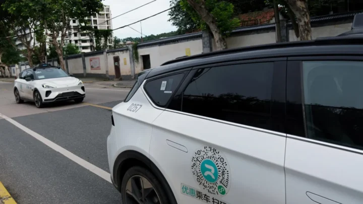 Imagem robotáxis Apollo Go