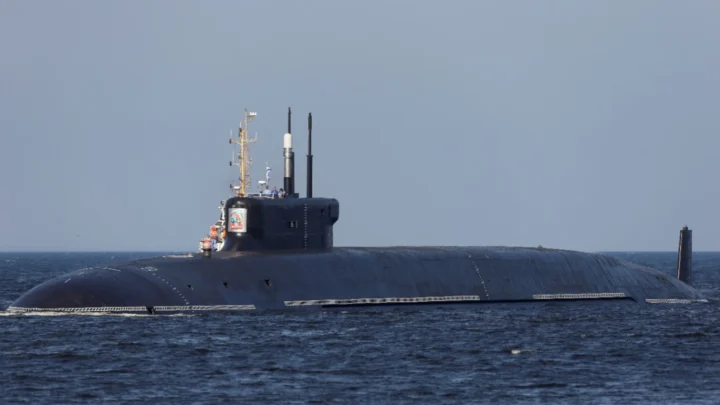 Imagem do submarino nuclear da Rússia, o K-329 Belgorod
